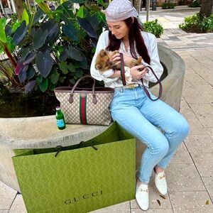 Meet your Posher, Kayla